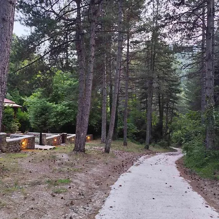 Elatolithos Chalet